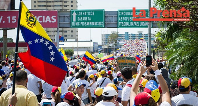 Aumenten muertes por protestas en Venezuela