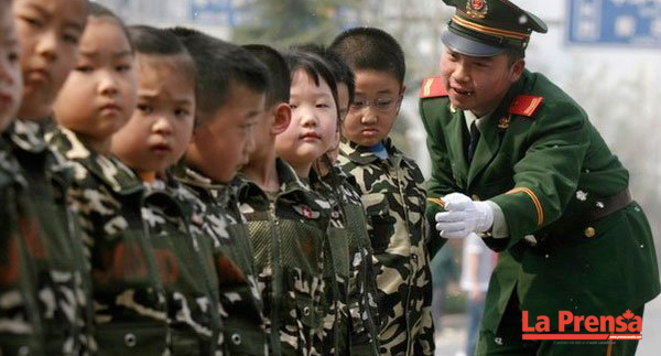 China aplica disciplina militar a jóvenes condenados por “bullying”