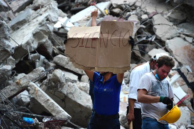 México se centra en encontrar nuevos sobrevivientes del terremoto