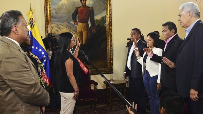 La oposición venezolana se divide