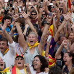 Rajoy destituye a Puigdemont luego de que Cataluña declarara su independencia