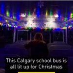 Los niños disfrutan llegar a la escuela con este especial autobús escolar
