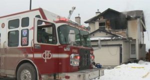 El frío extremo ha dificultado las labores de las cuadrillas de bomberos de Calgary