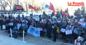 Protestas en Edmonton por cancelación de servicios de fertilidad