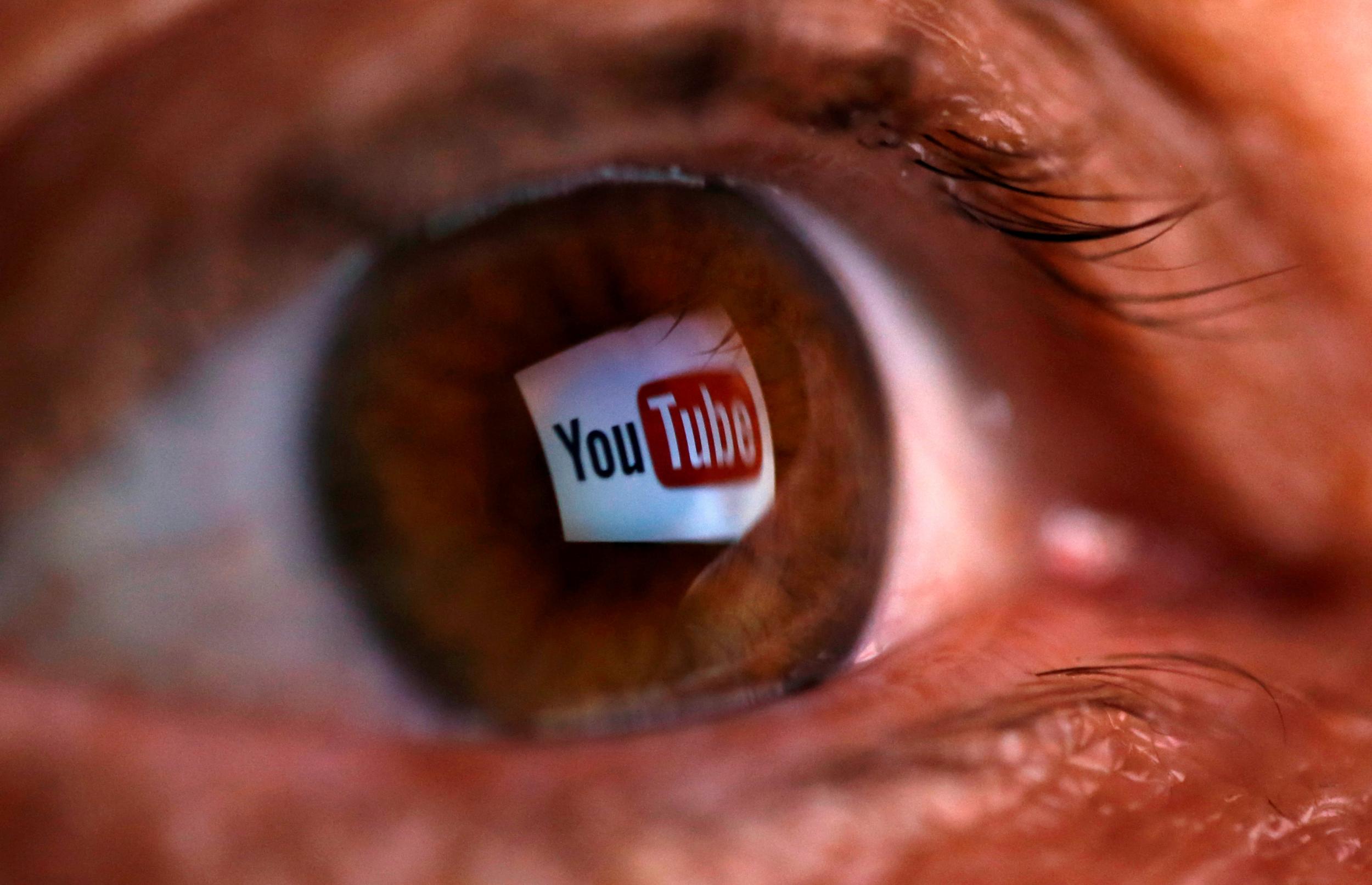YouTube contratará a 10.000 personas para filtrar sus vídeos