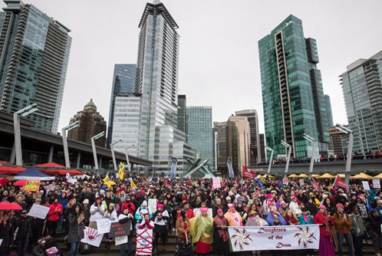 Mujeres de Canadá y del mundo se unen en el primer aniversario de la Marcha de las Mujeres
