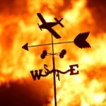 El incendio forestal, bautizado “Thomas”, comenzó en un cañón cerca de la localidad de Santa Paula, al noroeste de Los Ángeles. Fuente REUTERS