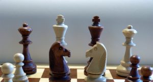 Universidad de Lethbridge utiliza el ajedrez para ayudar a los jóvenes con problemas