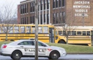 Adolescente se dispara en una escuela de Ohio Adolescente se dispara en una escuela de Ohio