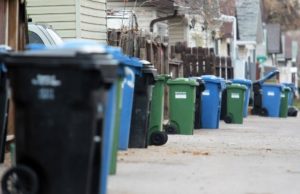 Calgary podría reducir la frecuencia de recolección de los contenedores verdes en invierno Calgary podría reducir la frecuencia de recolección de los contenedores verdes en invierno