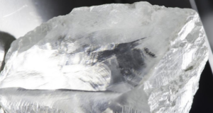 Investigador de la Universidad de Alberta encuentra mineral nunca visto dentro de diamante