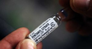 Muertes por fentanilo en Alberta disminuyen por primera vez en dos años