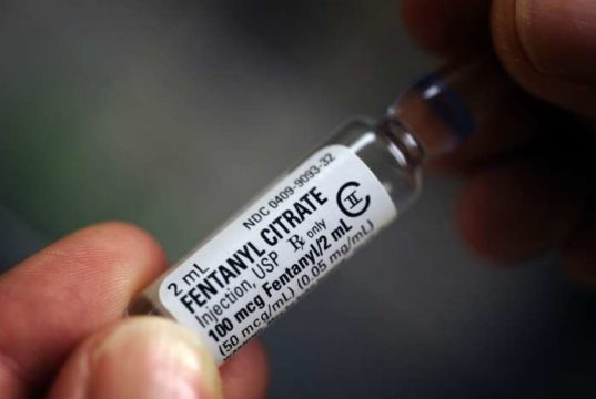 Muertes por fentanilo en Alberta disminuyen por primera vez en dos años