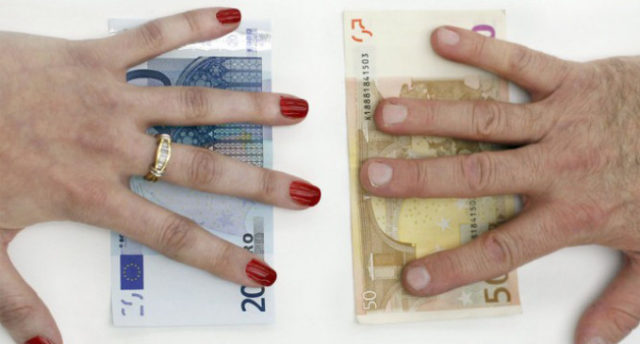 Brecha salarial de género: mujeres canadienses ganan casi $16,000 menos al año