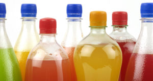 Adolescentes de Alberta consumen más bebidas azucaradas que los de Ontario