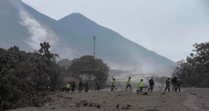 Funcionarios de Guatemala admiten que la alerta del volcán se envió demasiado tarde