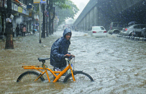 Inundaciones, casas colapsadas y 58 muertes han dejado las lluvias al norte de India Inundaciones, casas colapsadas y 58 muertes han dejado las lluvias al norte de India