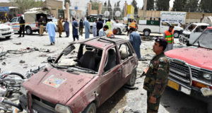 Atentado suicida con bomba deja a 31 personas muertas durante elecciones en Pakistán