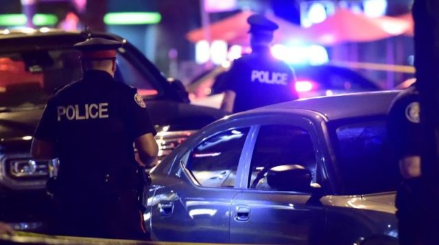 Tiroteo en Toronto deja 2 muertos y 13 heridos
