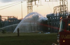 Incendio en estación hidroeléctrica provoca explosiones y deja a miles sin electricidad en Toronto Incendio en estación hidroeléctrica provoca explosiones y deja a miles sin electricidad en Toronto