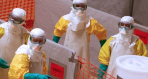 Congo prueba tratamiento experimental con Ebola a medida que crece un brote mortal