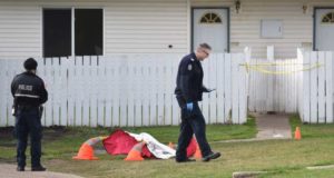 Detectives de homicidio investigan muerte sospechosa en Rundle Heights