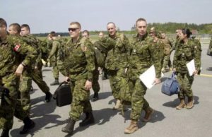Tropas canadienses participan en el simulacro de invasión de Letonia mientras se intensifican las tensiones com Rusia Tropas canadienses participan en el simulacro de invasión de Letonia mientras se intensifican las tensiones en Rusia