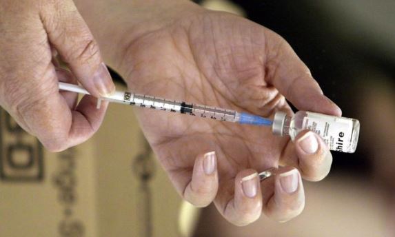 Establecen cambios para los calendarios de vacunación escolar contra el VPH y la hepatitis B