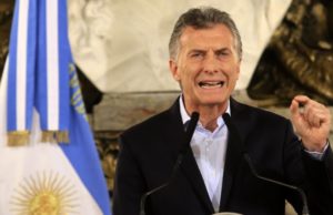 Argentina reducirá ministerios e introducirá nuevos impuestos a las exportaciones en medio de crisis económica Argentina reducirá ministerios e introducirá nuevos impuestos a las exportaciones en medio de crisis económica