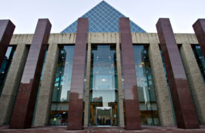 Comité respalda la nueva política que convertiría a Edmonton en una ciudad santuario para indocumentados Comité respalda la nueva política que convertiría a Edmonton en una ciudad santuario para indocumentados