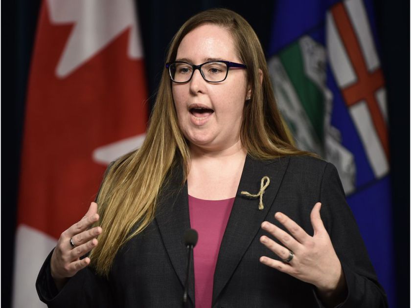 Aumento del salario mínimo a $ 15 por hora proporcionará estabilidad laboral, según ministra de trabajo de Alberta