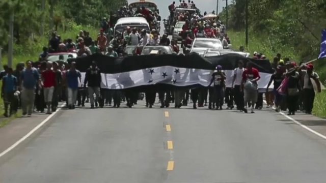Continúa migración de hondureños a pesar de la amenaza de Trump de cerrar la frontera de EE.UU.