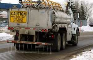 Concejales de Edmonton desconfían de expandir el plan piloto de sal y cloruro de calcio en las carreteras este invierno