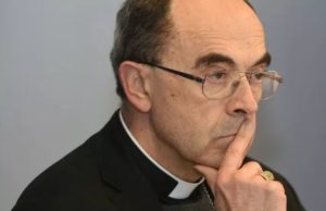 Cardenal francés en juicio por no denunciar agresiones sexuales contra menores