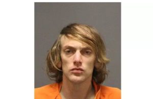 Pensó que su apartamento estaba embrujado y resultó ser un hombre escondido en el armario Pensó que su apartamento estaba embrujado y resultó ser un hombre escondido en el armario