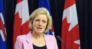 Notley promete $ 90 millones adicionales al año para reducir las esperas para cirugía y atención de emergencia