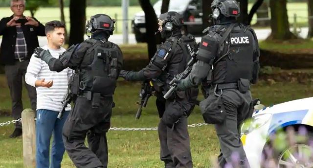 Tiroteo en Nueva Zelanda: un hombre australiano ha sido acusado de la masacre de al menos 49 personas en una mezquita