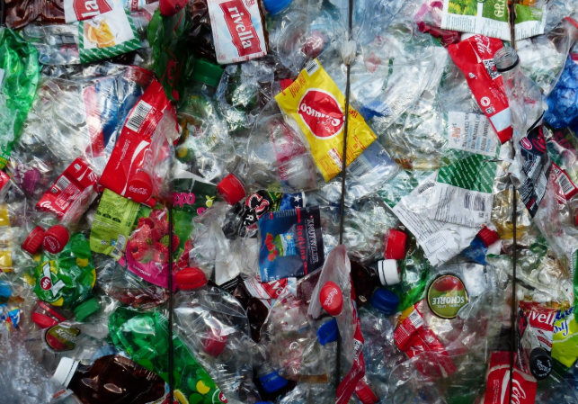 Calgary gasta $ 300,000 al año para almacenar plásticos no deseados