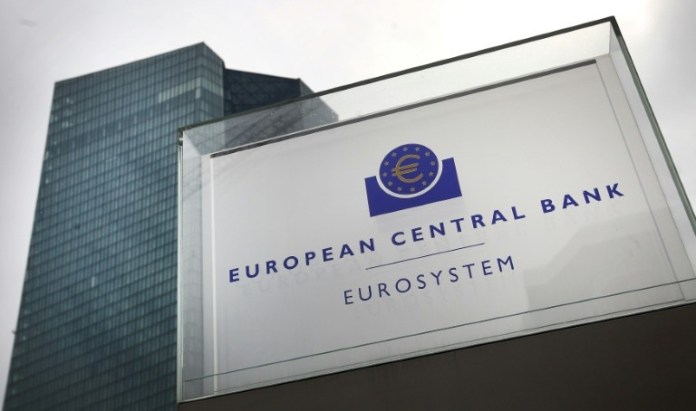 ¿Quieres hacer un máster en economía? BCE lanza programa de becas para mujeres