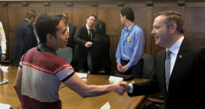 Asegurando un trato justo para los inmigrantes