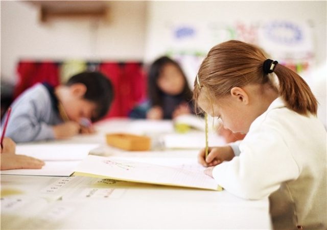 Preocupación en Calgary por posibles recortes a las ayudas educativas para niños con necesidades especiales